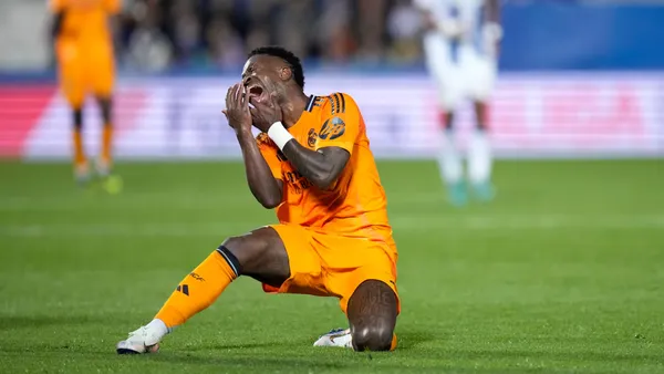 Vinicius Junior sofre o karma depois de protestar em Valencia