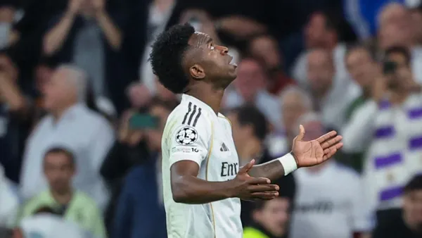 Vinicius Júnior tem atuação apagada e Real Madrid perde para o Bayern Munique. (foto: Pierre-Philippe Marcou/ AFP)