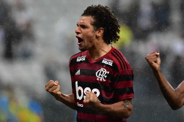 Volante é um dos mais experientes do elenco do Mengão