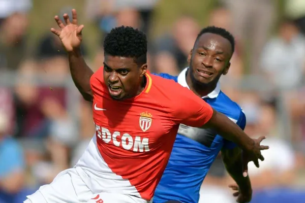 Zagueiro finalmente foi anunciado pelo Timão