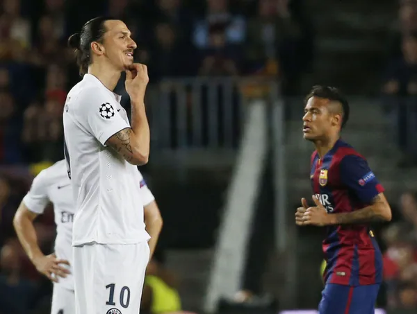 Zlatan Ibrahimović, o renomado jogador de futebol conhecido por sua personalidade extravagante, possui uma tradição curiosa