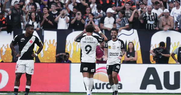 Matheus Bidu jogador do Corinthians comemora seu gol durante partida contra o Vasco no estádio Arena Corinthians pelo campeonato Brasileiro A 2026. Foto: Ettore Chiereguini/AGIF