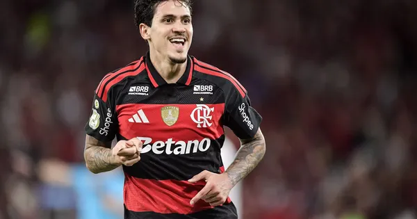 Pedro jogador do Flamengo comemora seu gol durante partida contra o Vitoria no estádio Maracanã pelo campeonato Copa Do Brasil 2026. Foto: Thiago Ribeiro/AGIF