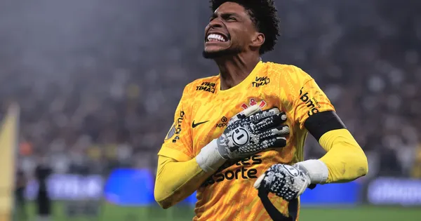 Hugo Souza sofreu ataque racistas de torcedores da Portuguesa (Foto: Peter Leone/Ofotográfico/Folhapress)