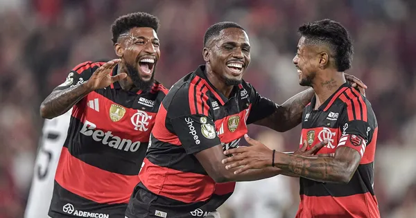 Evertton Araujo, jogador do Flamengo, comemora seu gol durante partida contra o Vitoria no estadio Maracana pelo campeonato Copa Do Brasil 2026. Foto: Thiago Ribeiro/AGIF