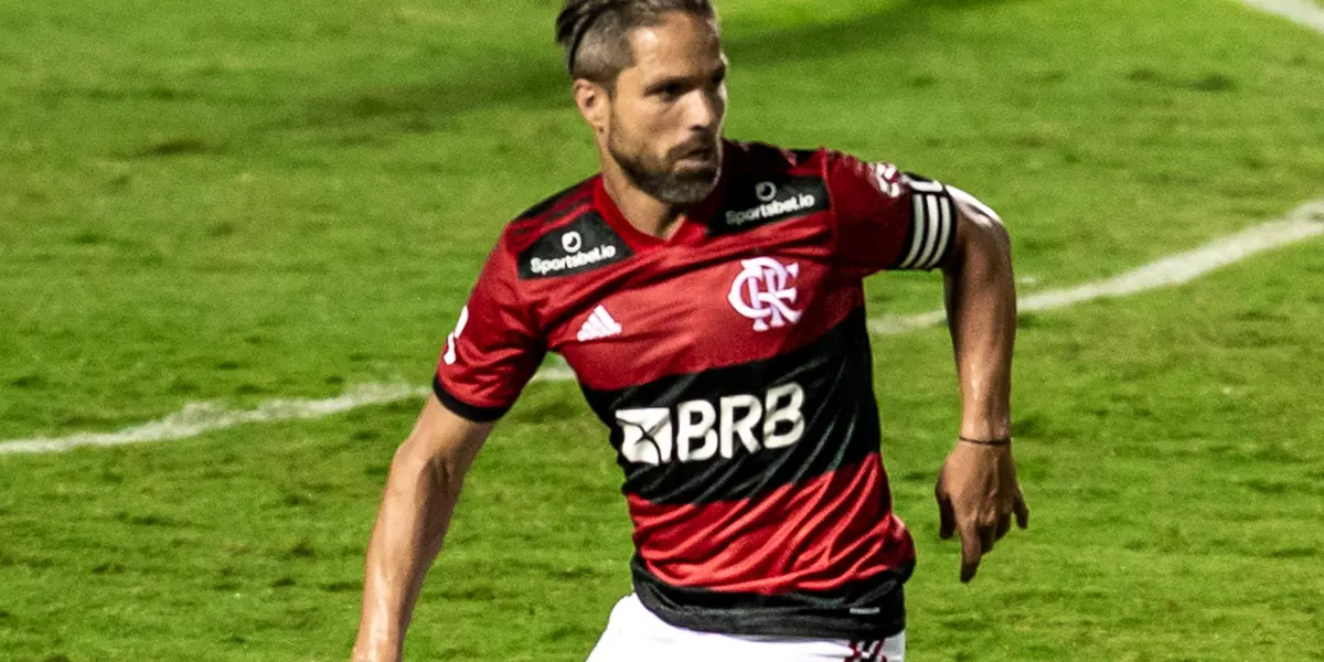 Jogador está em fim de contrato com o Flamengo e não vai renovar