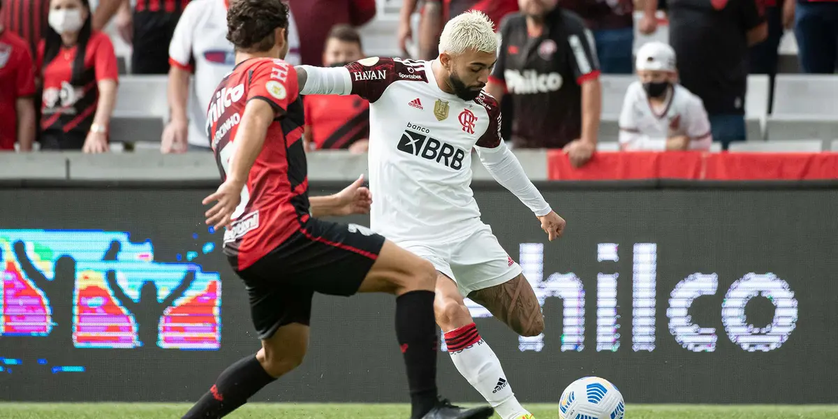 Jogador fez dois gols no empate do Flamengo nesta terça-feira (02)