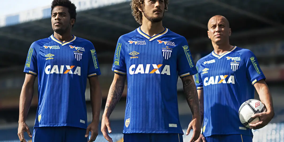 O Avaí anunciou nesta terça-feira a rescisão do contrato dos jogadores Jô e Lourenço após participarem de uma festa que terminou em tiroteios perto da cidade de Florianópolis.