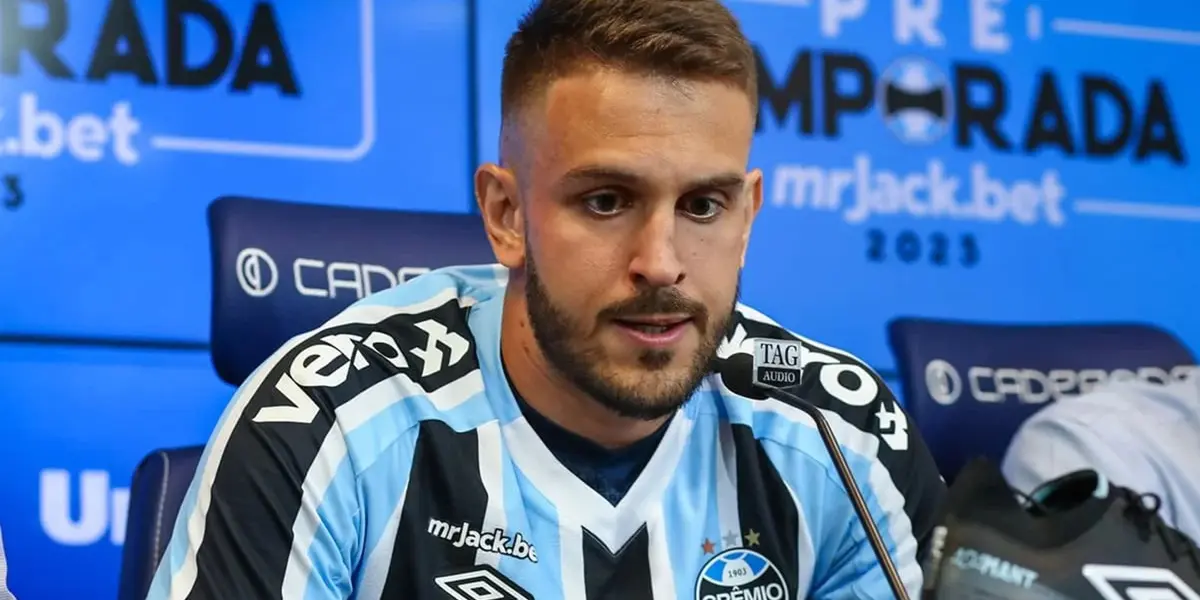 O zagueiro Bruno Uvini, atualmente no Grêmio, poderia estar planejando uma saída do clube em 2023 para retornar à Itália