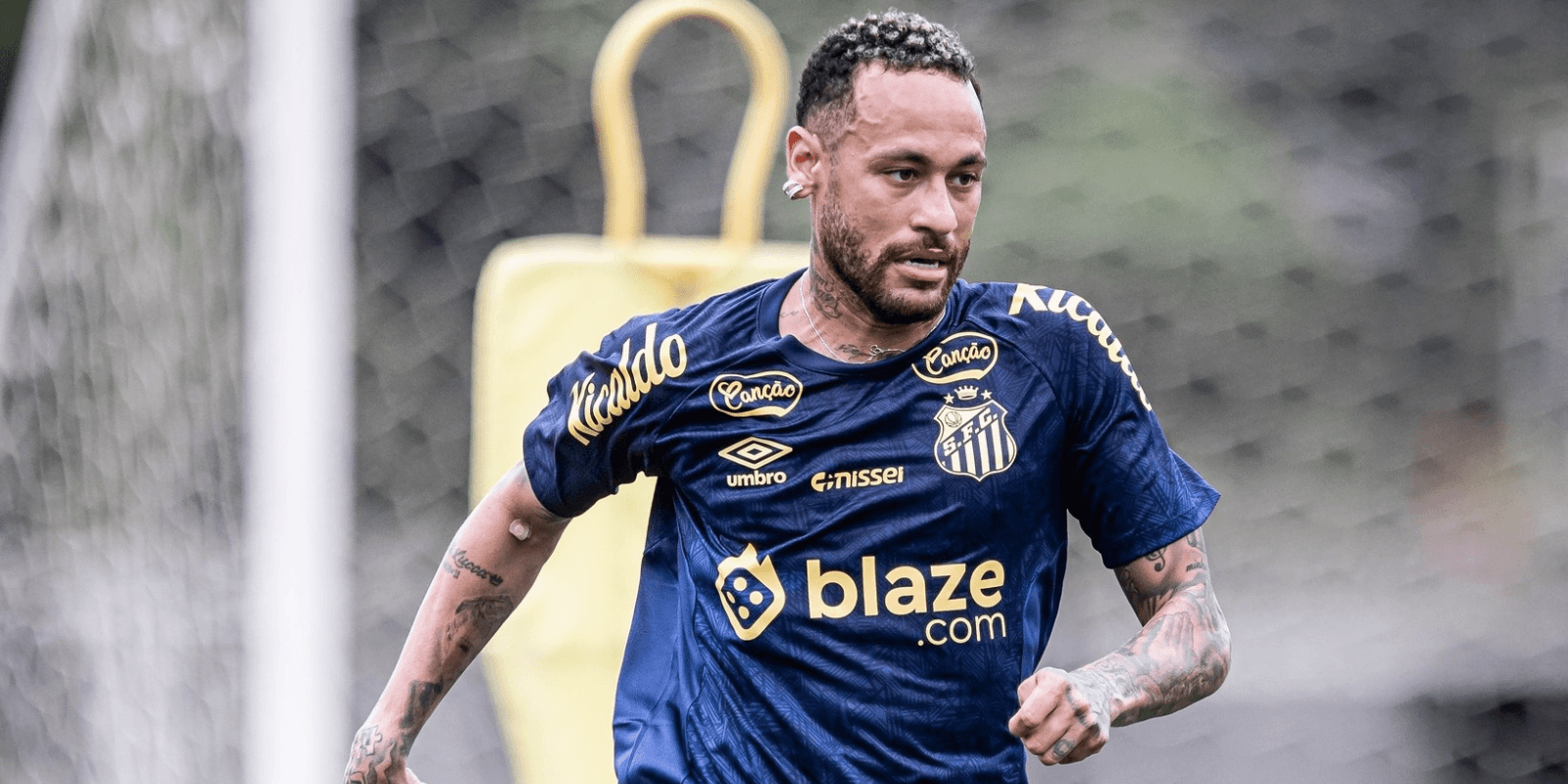 A atitude de Neymar na data Fifa (Foto: Santos)