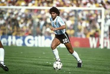 A camisa usada por Diego Maradona contra a Inglaterra na Copa do Mundo de 1986 no México poderia custar US $ 2 milhões após a morte do argentino na quarta-feira, segundo um especialista americano em memorabilia esportiva
 