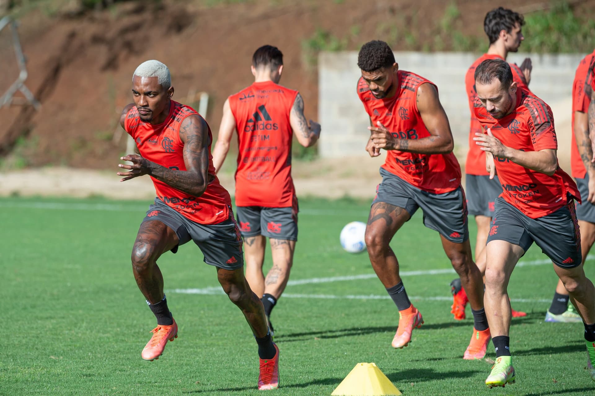 A contratação tão esperada que finalmente fez sua estreia