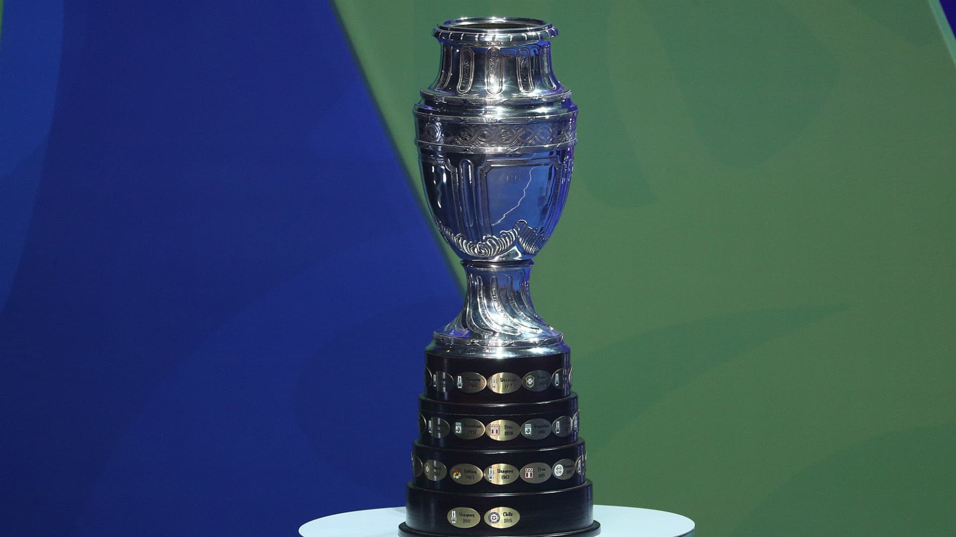 A Copa América 2021 começa neste domingo, 13 de junho. Argentina e Colômbia são os organizadores do evento e aqui apresentamos os locais, jogos, calendário e todos os detalhes que você deve saber