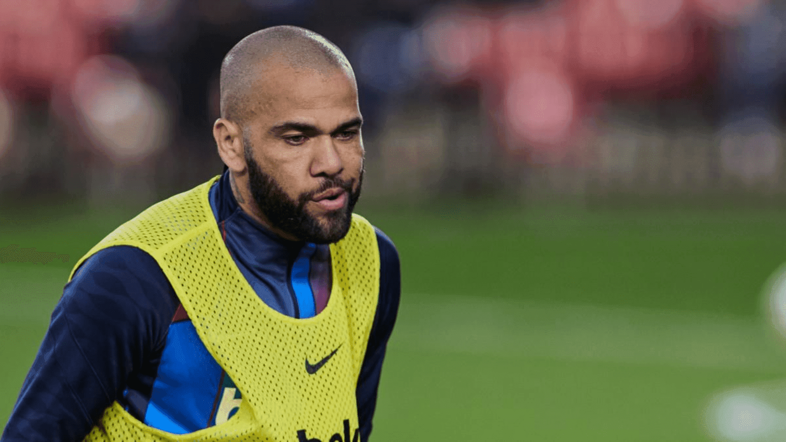 A defesa do jogador Daniel Alves apresentou à Justiça espanhola imagens da noite em que teria tido relações não consentidas com uma jovem