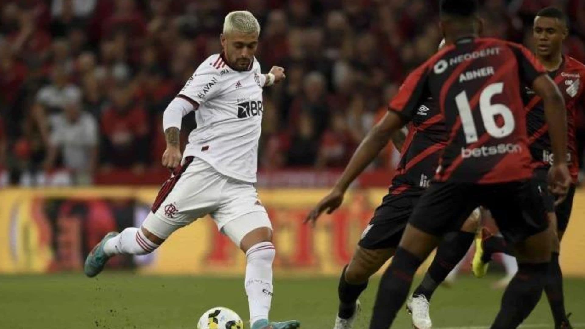 A Diretoria do Flamengo tomou a decisão de liberar atleta após término de contrato