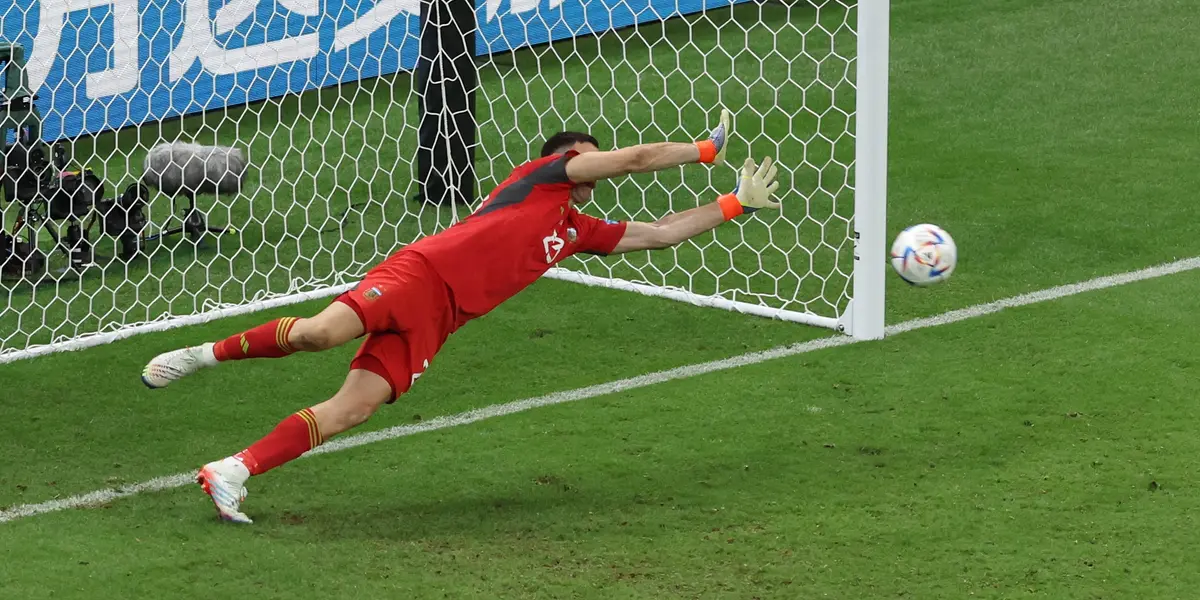 A entidade máxima do futebol estuda punições contra o goleiro argentino e também contra a AFA