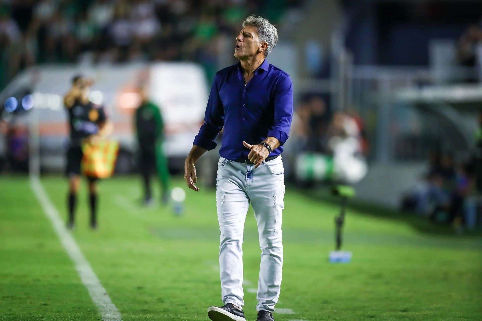 A equipe do Grêmio viajou a Curitiba para enfrentar um dos melhores times caseiros do futebol brasileiro neste ano, com escalação modificada