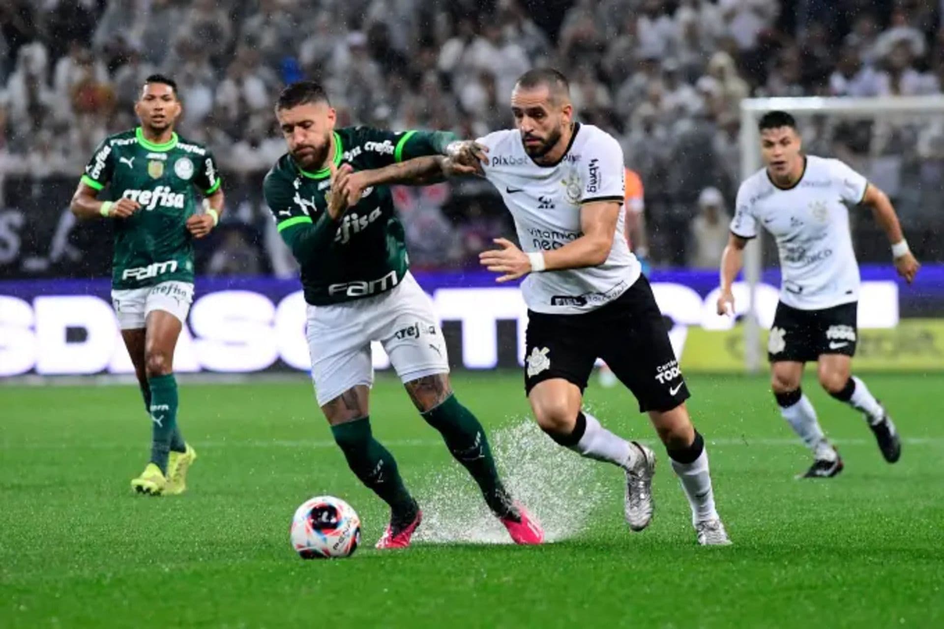 A escolha visa, entre outras coisas, preservar Fernando Lázaro, que era técnico da equipe até a semana passada e é o único auxiliar