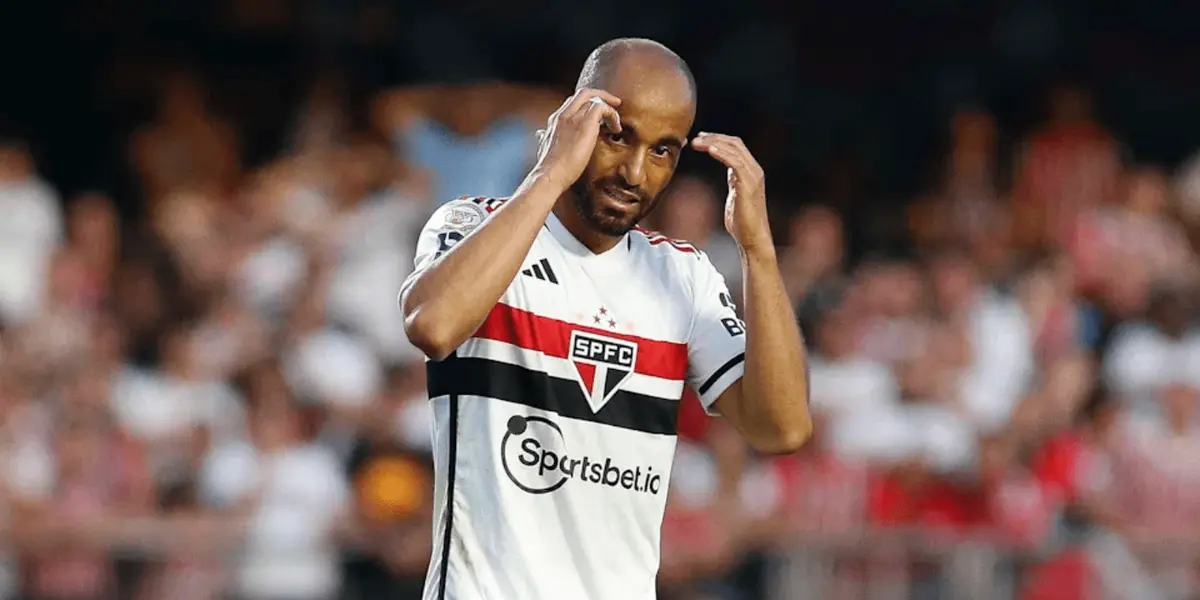 A história do atacante Lucas Moura é marcada por uma jornada de determinação e busca por melhores condições para sua carreira no futebol