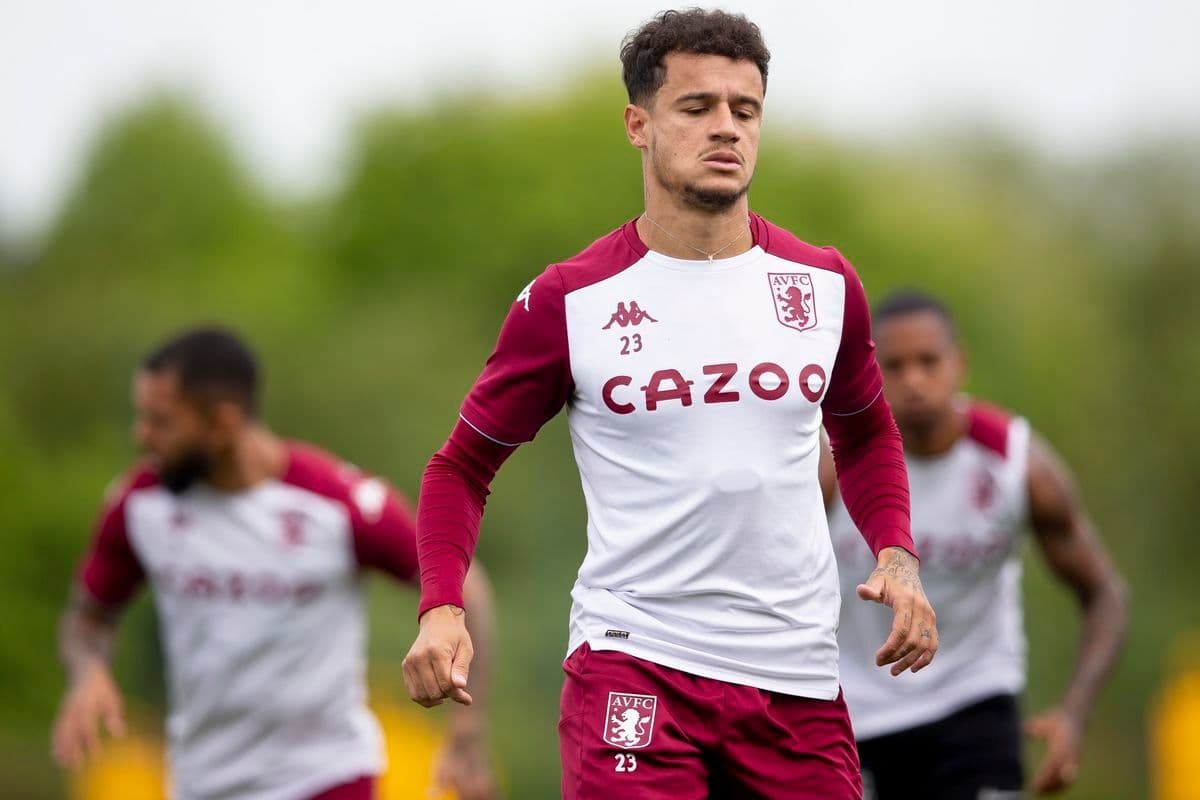 A imprensa inglesa revela esta terça-feira que o clube da Premier League ofereceu apenas 14 milhões de euros ao futebolista brasileiro quando a opção de compra ascende a 40 'quilos'.