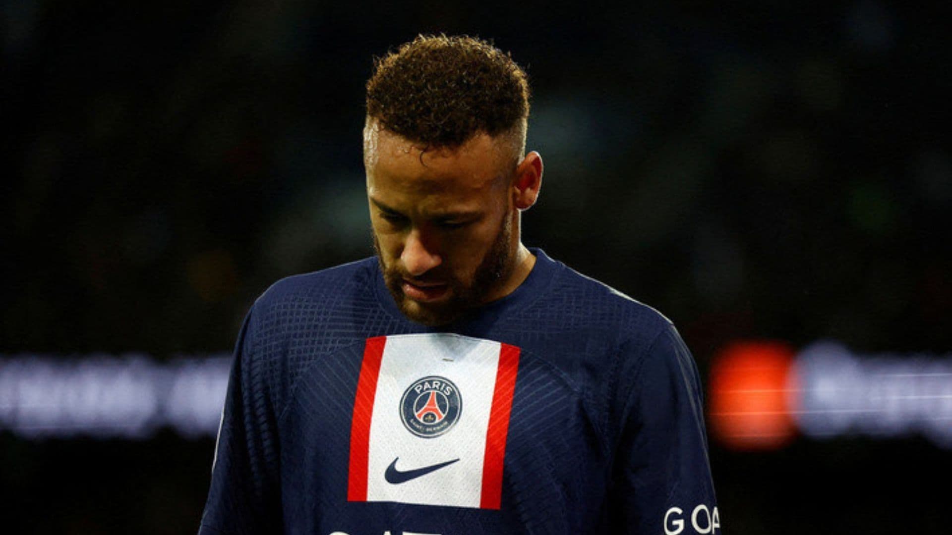 A mãe do craque do PSG foi flagrada na noite carioca no último final de semana