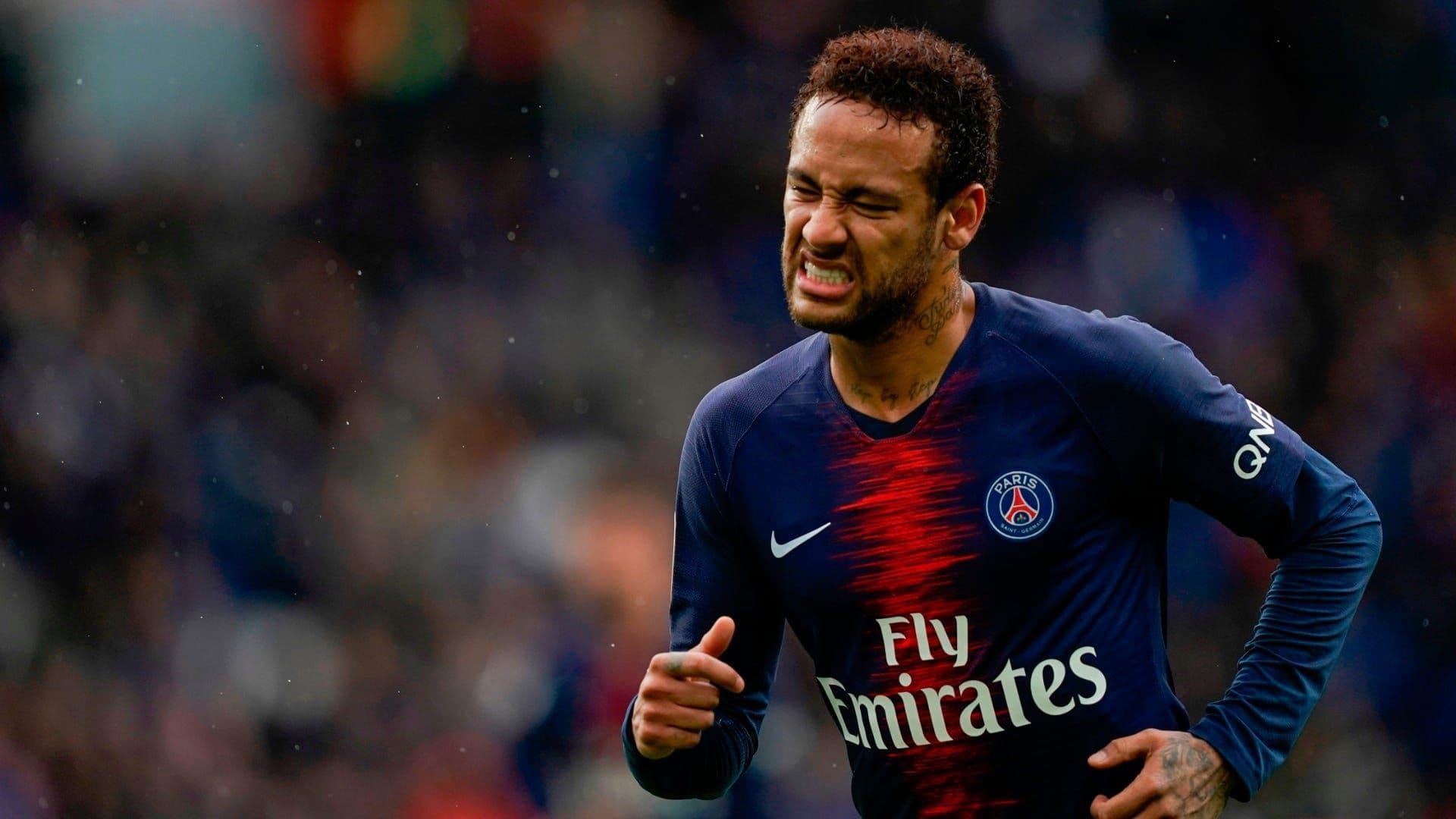 A notícia é de que Neymar ficou de fora dos gramados por 3 a 4 meses após sofrer uma grave lesão no tornozelo pelo Campeonato Francês