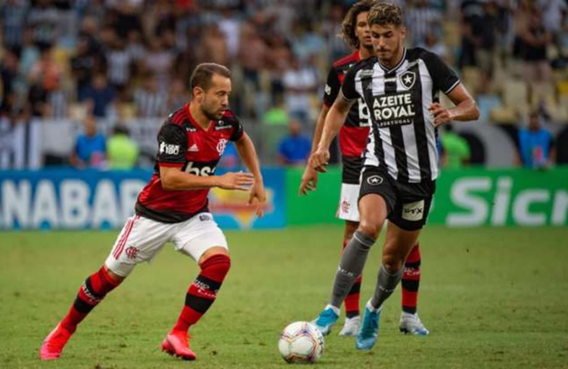 A partida marca o fim da oitava rodada do Campeonato Carioca, que teve que ser adiada devido aos compromissos do FLA na Supercopa