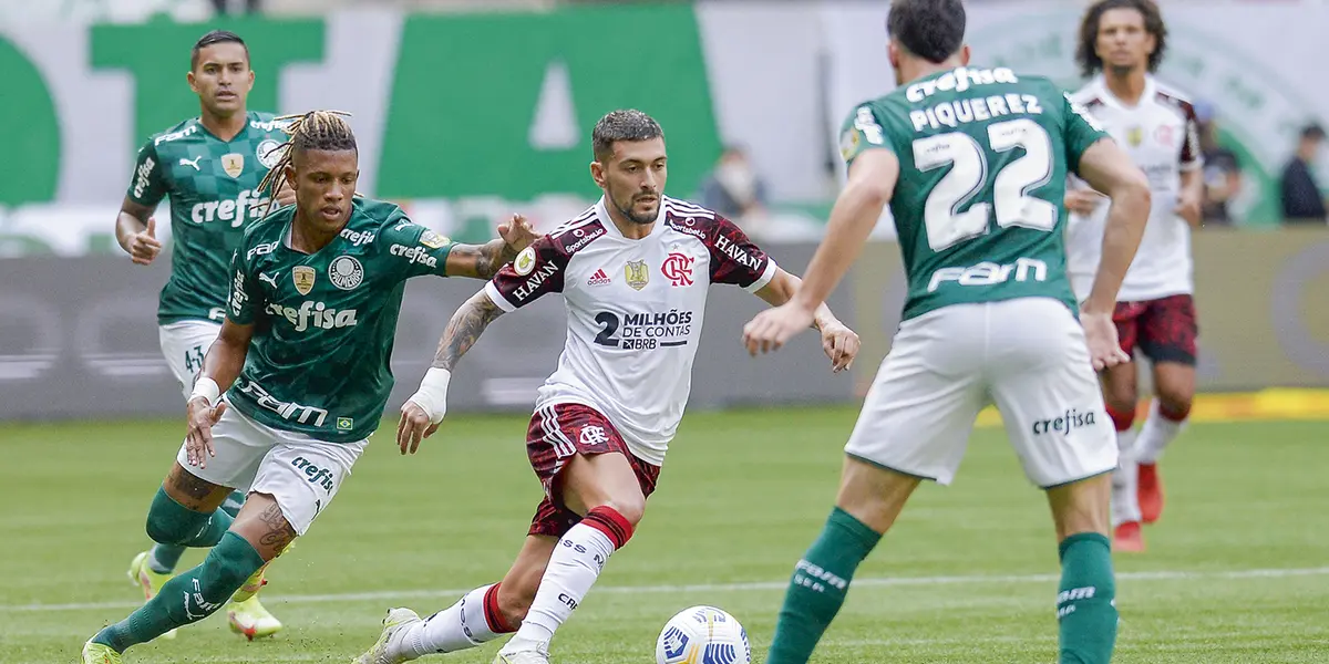 A pouco mais de um mês para a decisão da Copa Libertadores, casas de apostas fervem com palpites do duelo