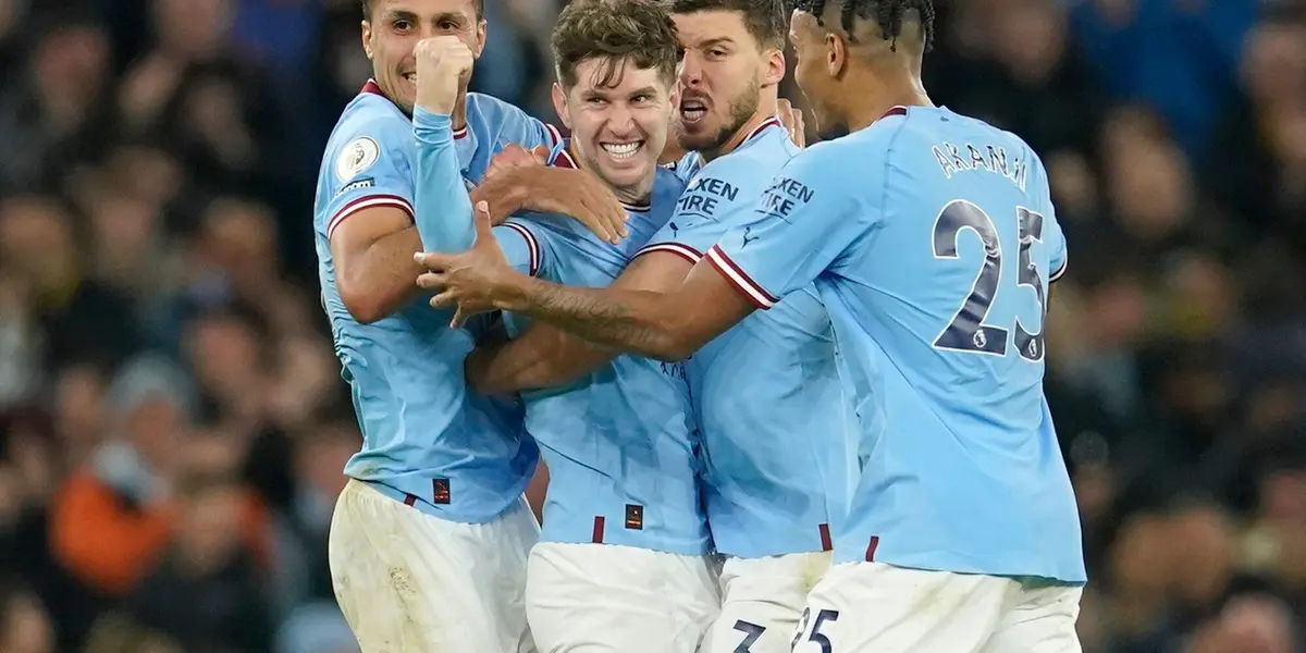 A previsão é de que ele estará disponível para jogar ainda no meio deste ano para o São Paulo