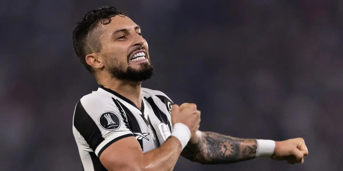 A punição que Alex Telles pode sofrer (Foto: Botafogo)