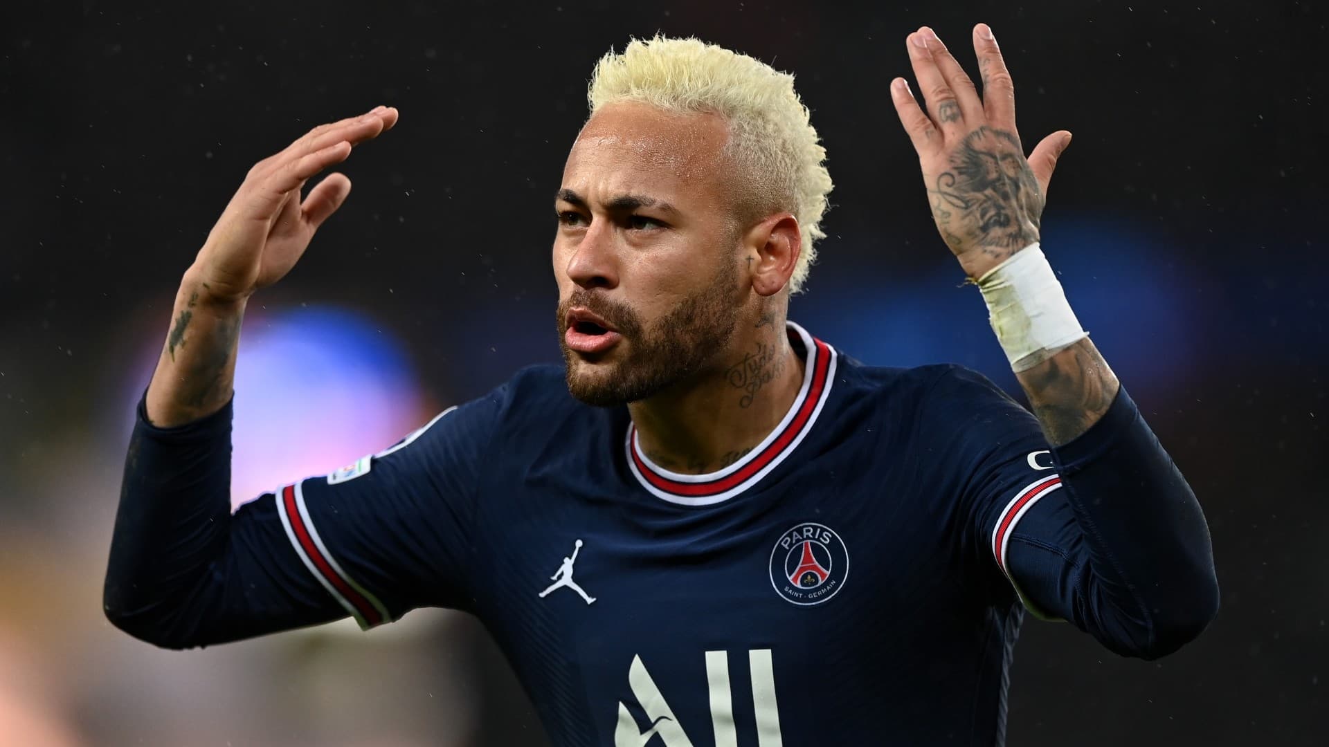 A renovação automática do brasileiro não faz nada além de prejudicar o PSG