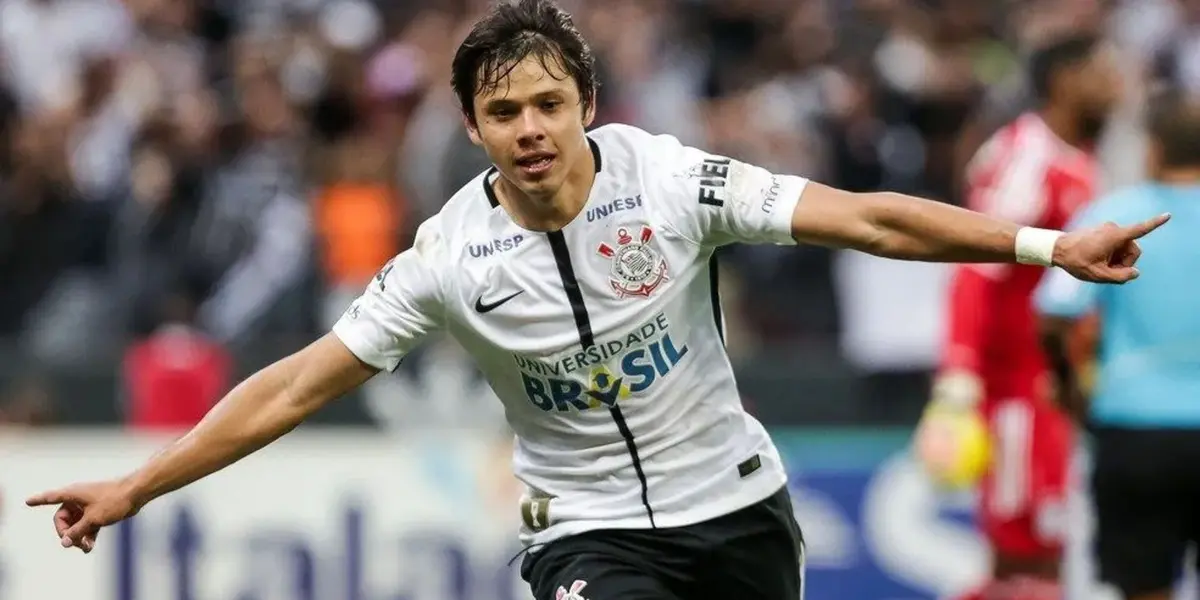 A torcida do Corinthians está dividida em relação ao desempenho e salário de Ángel Romero. Enquanto o jogador paraguaio é alvo de críticas