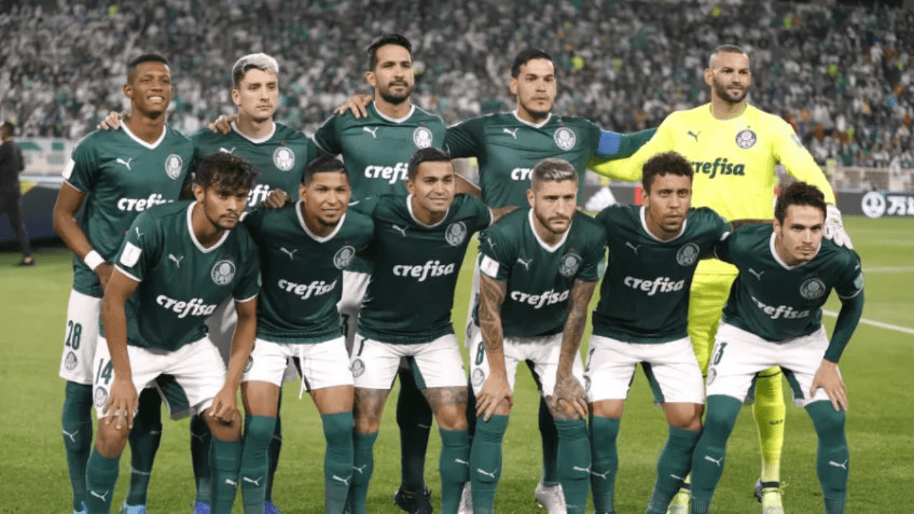 A torcida já vinha pedindo a saída do jogador, que não joga nada e é criticado