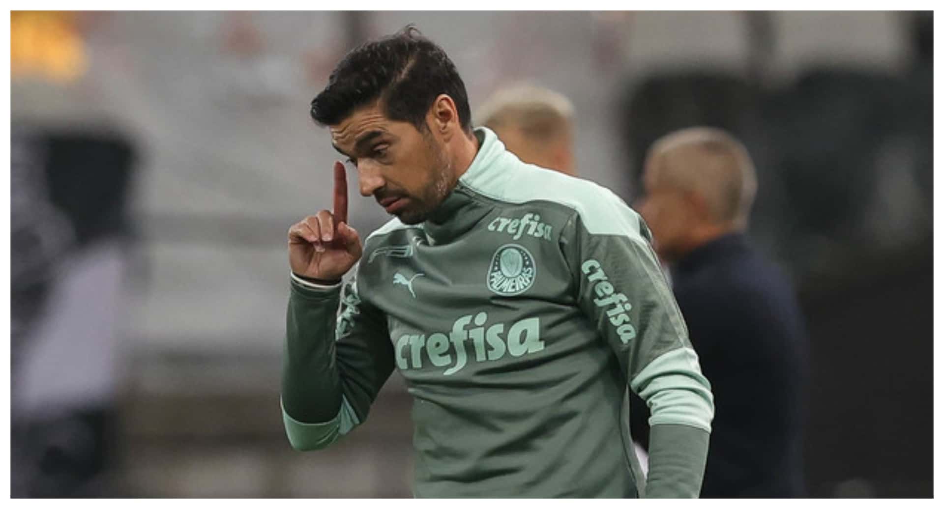 Abel Ferreira triste com a camisa do Palmeiras