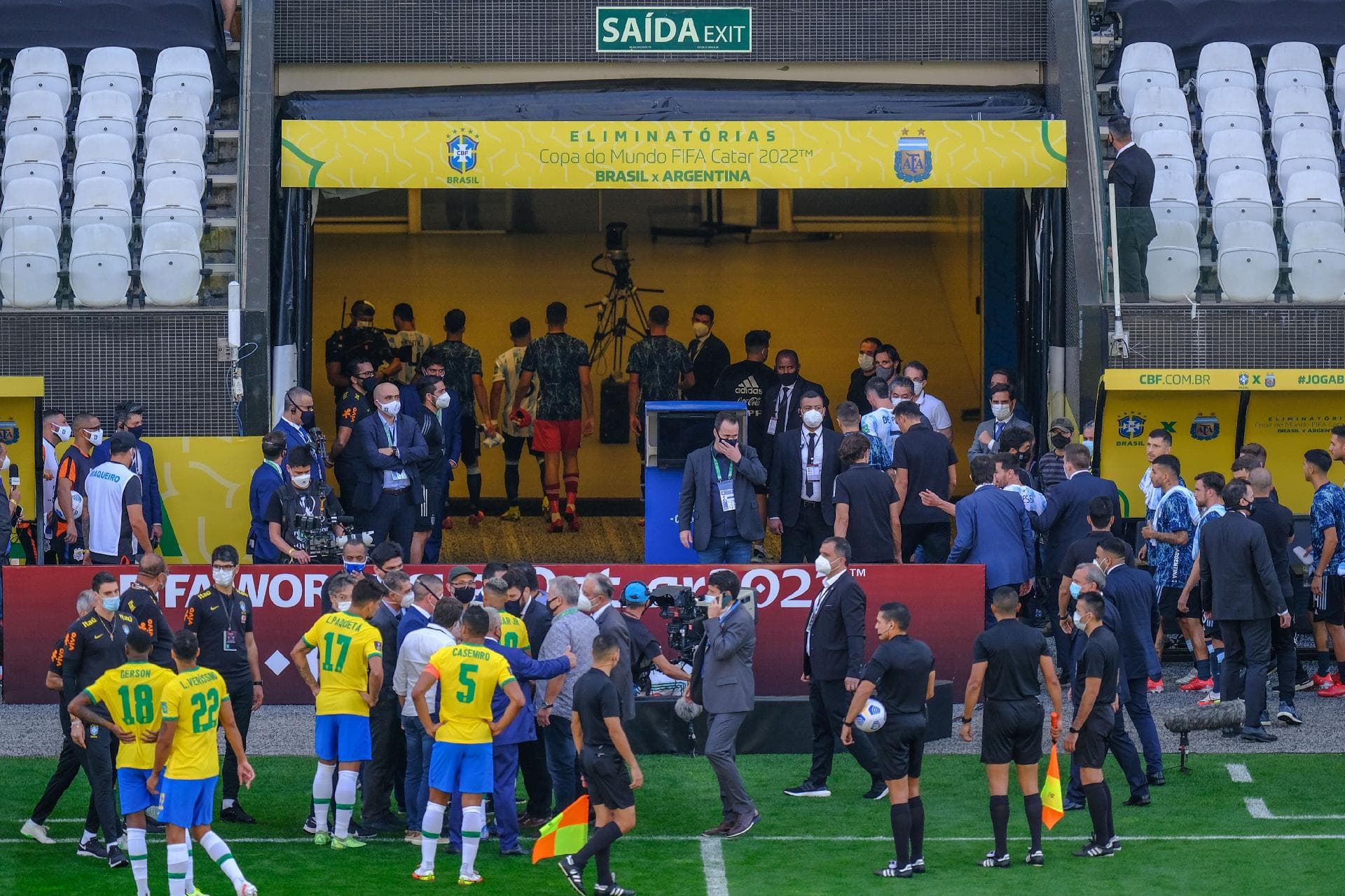 Agência de vigilância sanitária interrompeu a partida entre Brasil e Argentina aos cinco minutos de jogo