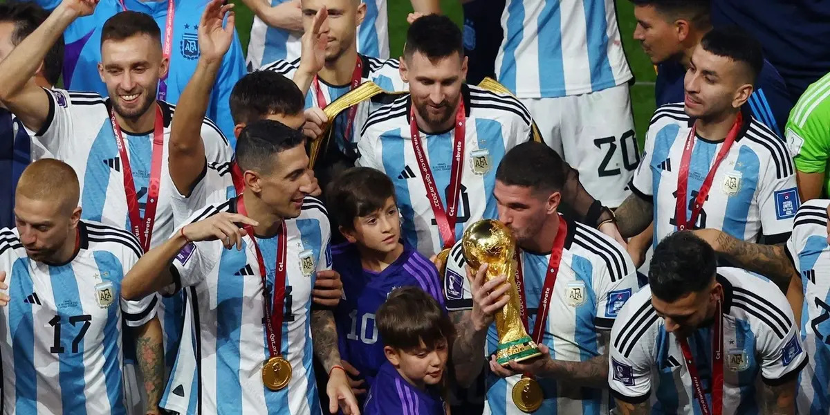 Ainda em busca de reforços, Al-Ahli vai atrás de campeão do mundo para atuar ao lado do atacante brasileiro Roberto Firmino