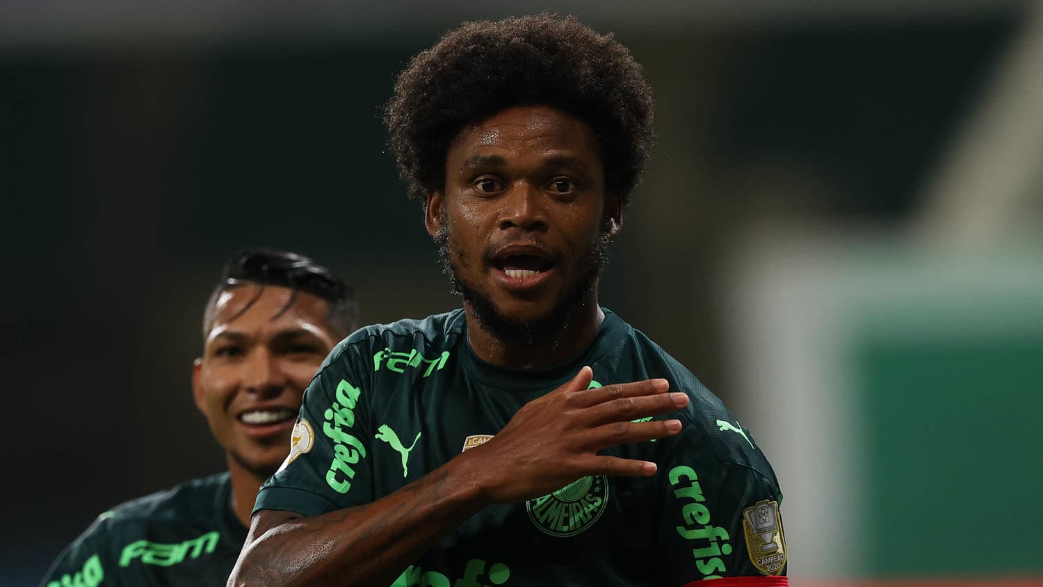 Ainda treinando nas instalações do Palmeiras, Luiz Adriano teria se irritado com seu staff