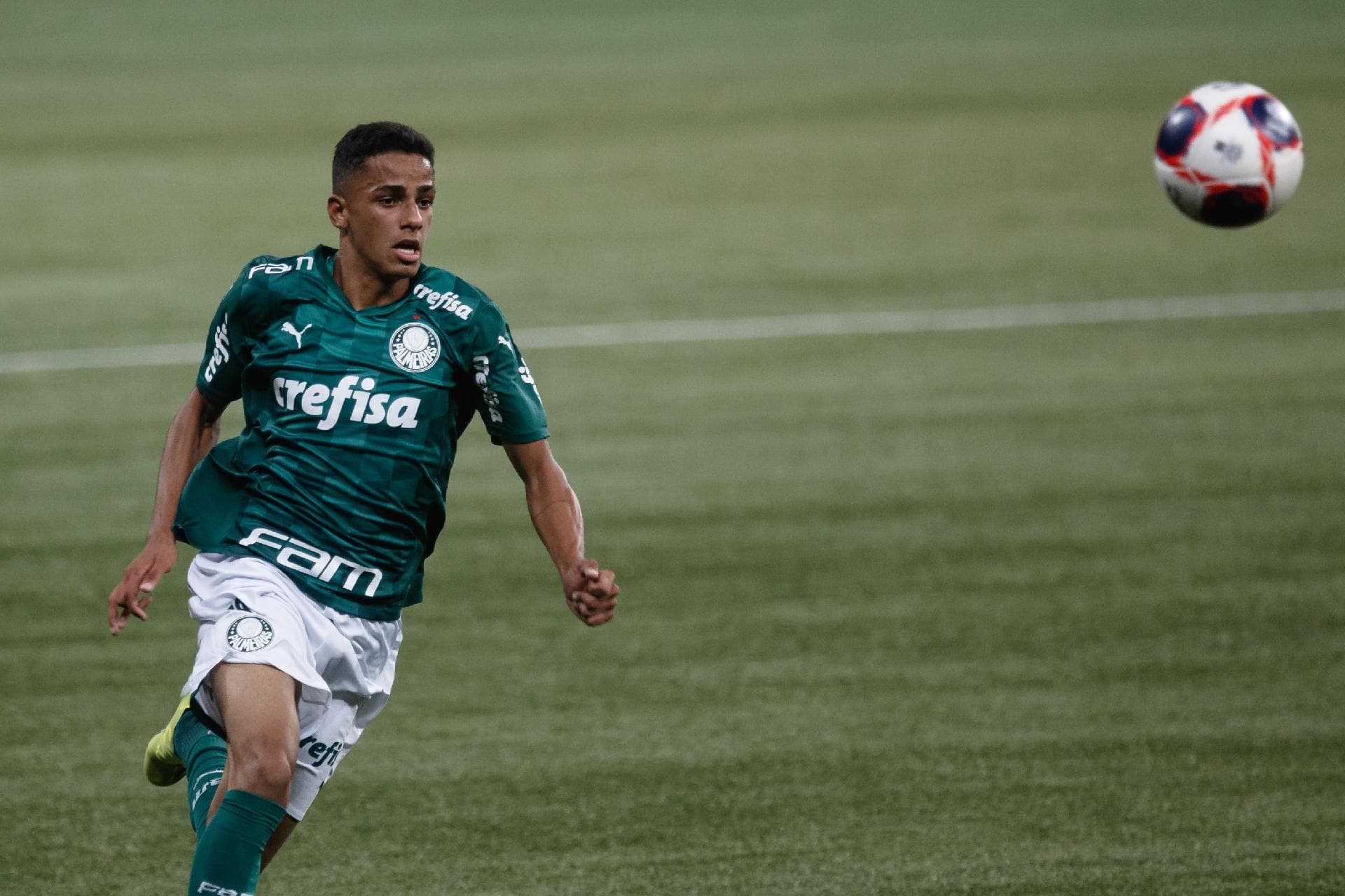 Ajax não desiste de contratar cria da Academia e acena com nova proposta