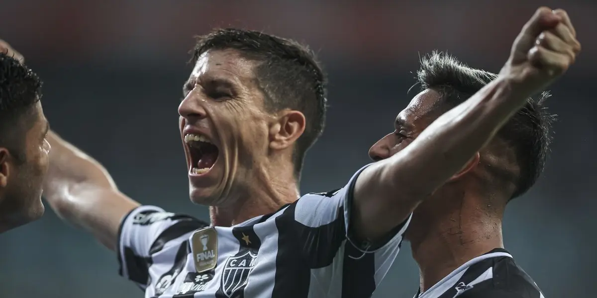 Alan Kardec foi apresentado nesta quarta-feira