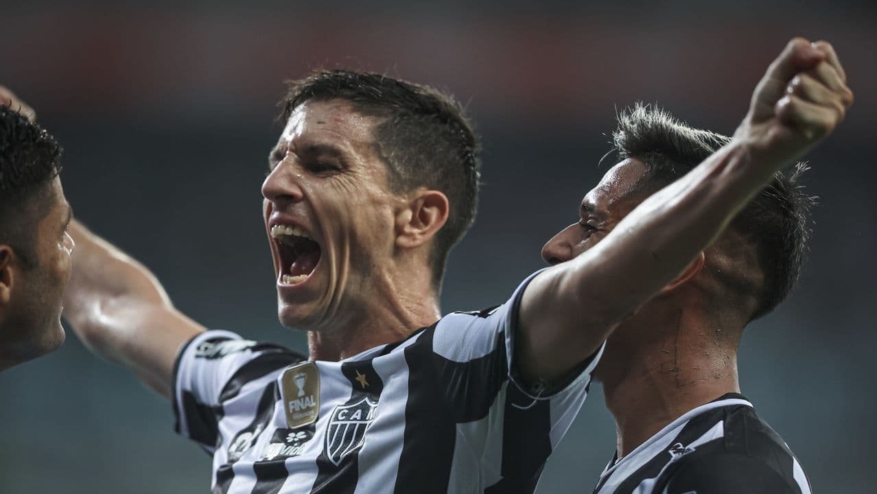 Alan Kardec foi apresentado nesta quarta-feira