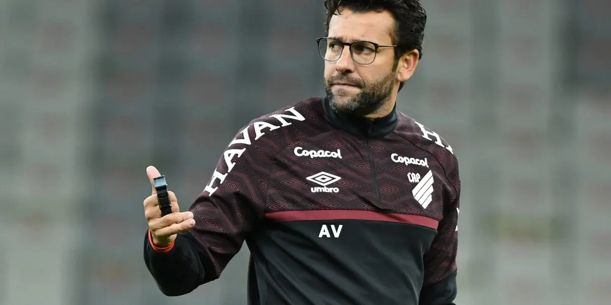 Alberto Valentim relatou incômodo com comemoração de Abel Ferreira na Recopa