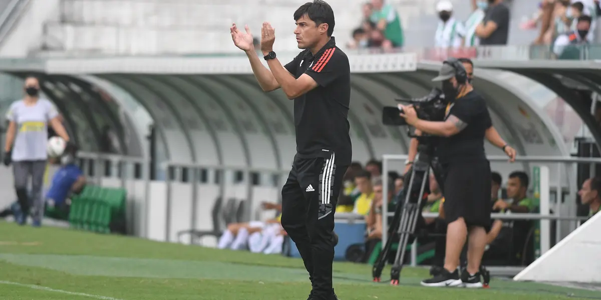 Alexander Medina quer segunda vitória no segundo jogo no comando do Colorado