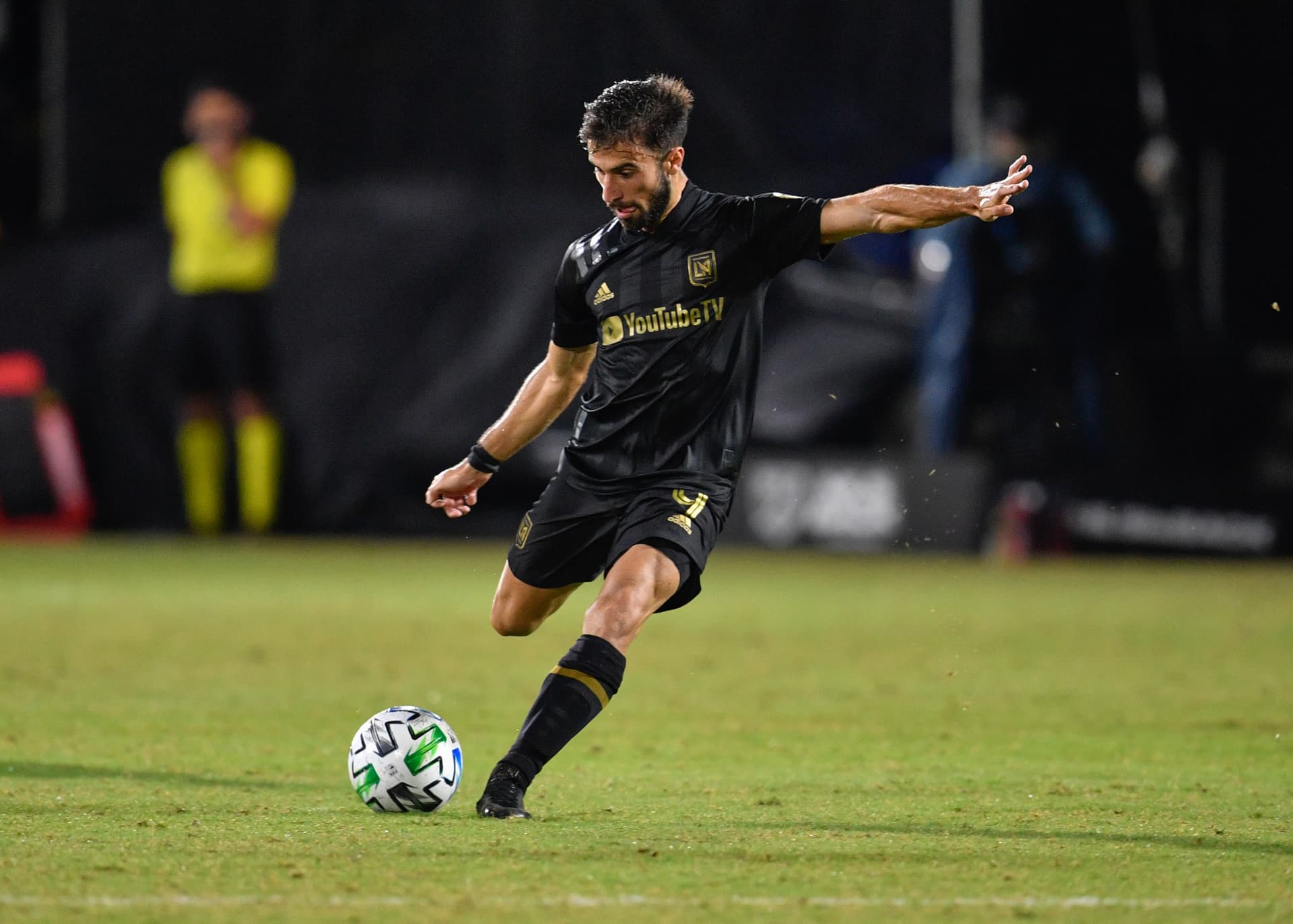 Alvo do Flamengo, Diego Rossi se pronunciou sobre interesse do Mengão