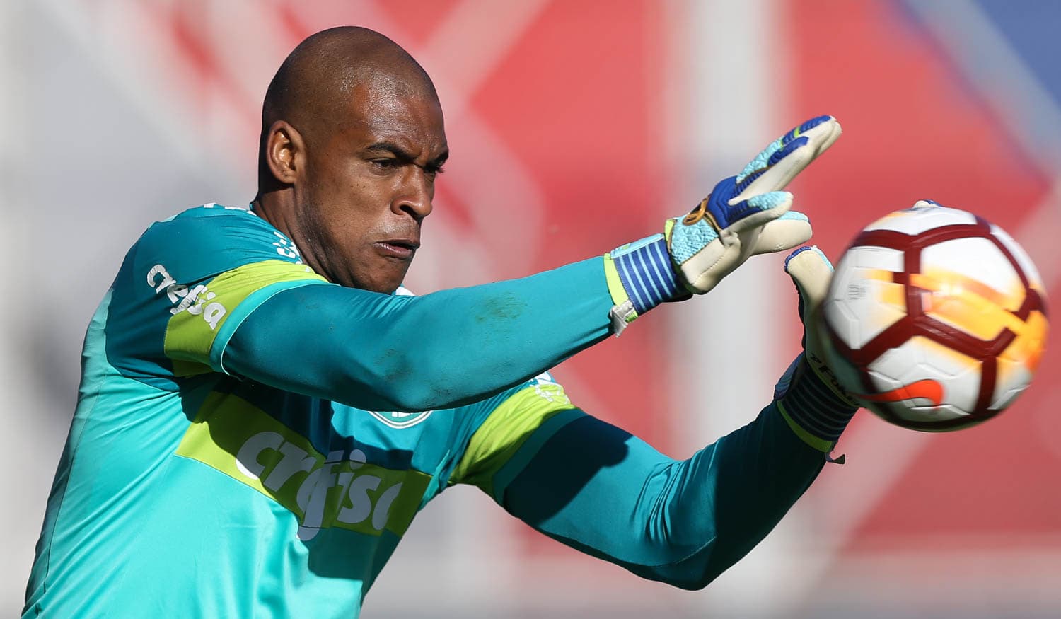 América-MG quer goleiro para substituir Matheus Cavichioli, que está afastado por problemas cardíacos