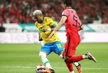 Amistoso foi realizado na Coréia em homenagem aos 20 anos da Copa de 2002