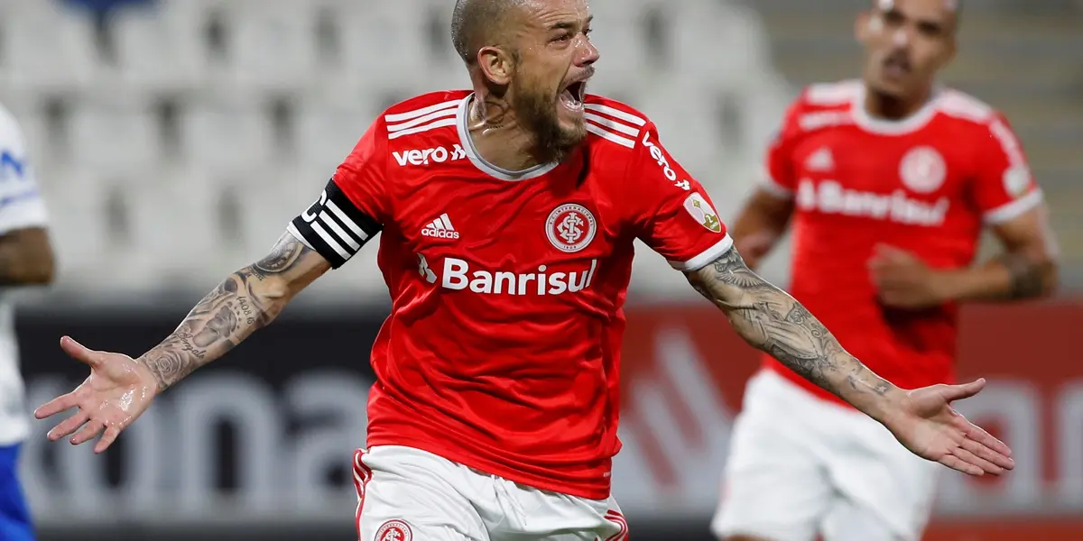 Andrés D'Alessandro encerrou sua carreira profissional neste domingo, jogando um jogo com a Inter de Porto Alegre, no Brasileirão, e a despedida foi perfeita: fez um golaço.