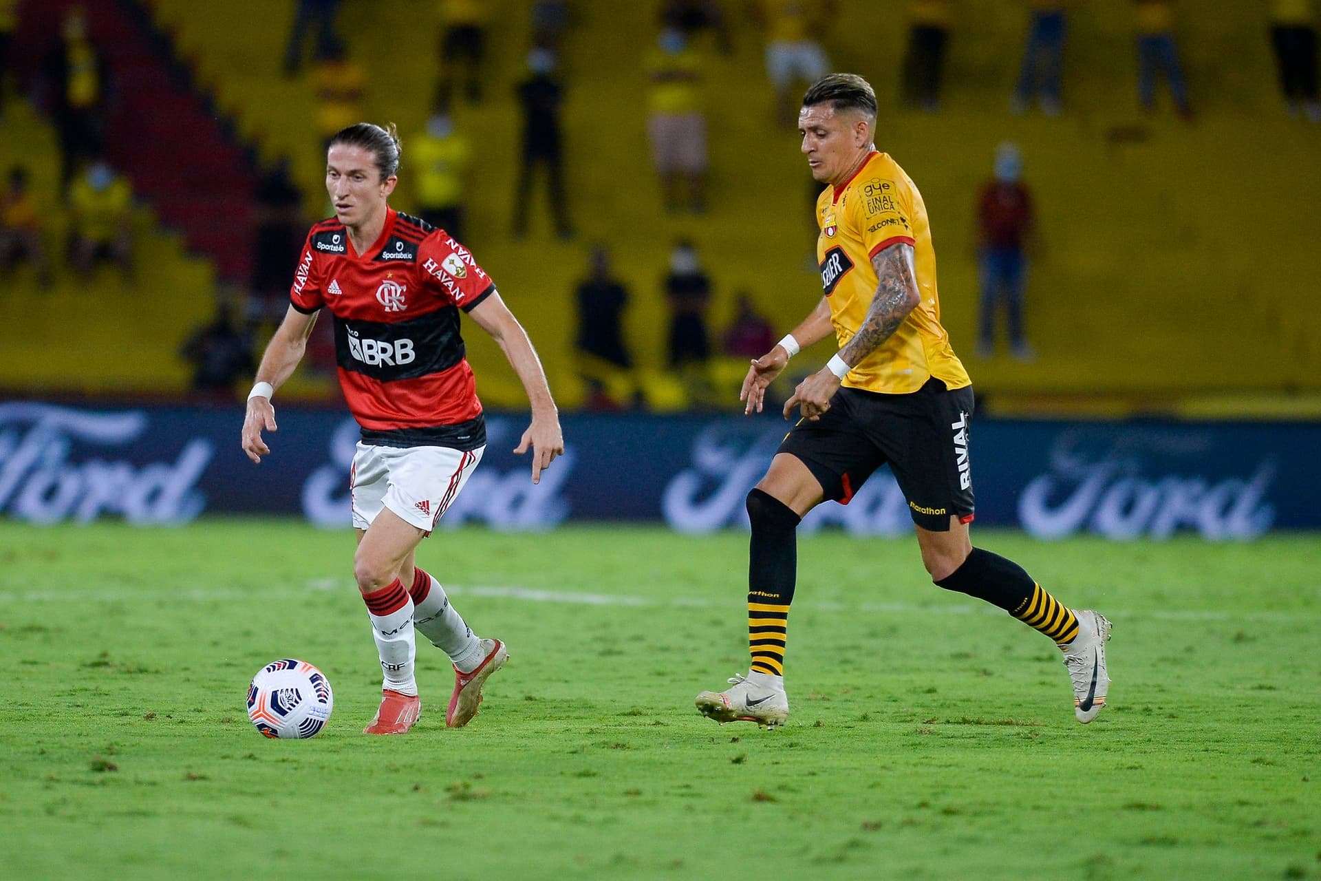 Antes de o Flamengo carimbar vaga na final da Copa Libertadores, irmão de Filipe Luís recebem pedidos de ingresso para a grande final