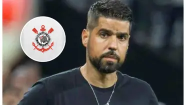 António Oliveira com a camisa do Corinthians