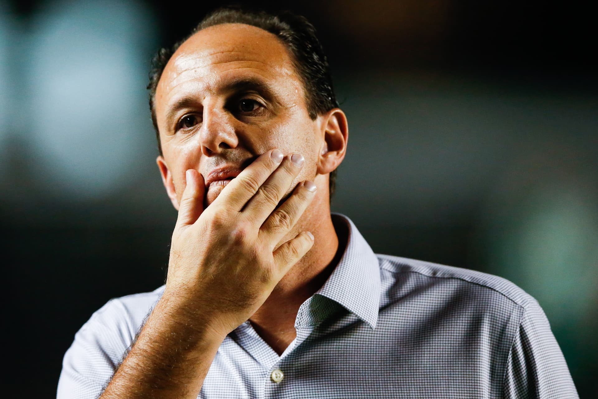 Apesar da vitória no clássico contra o Palmeiras, Rogério Ceni revela mágoa dos torcedores do São Paulo e permanência para 2022 está ameaçada