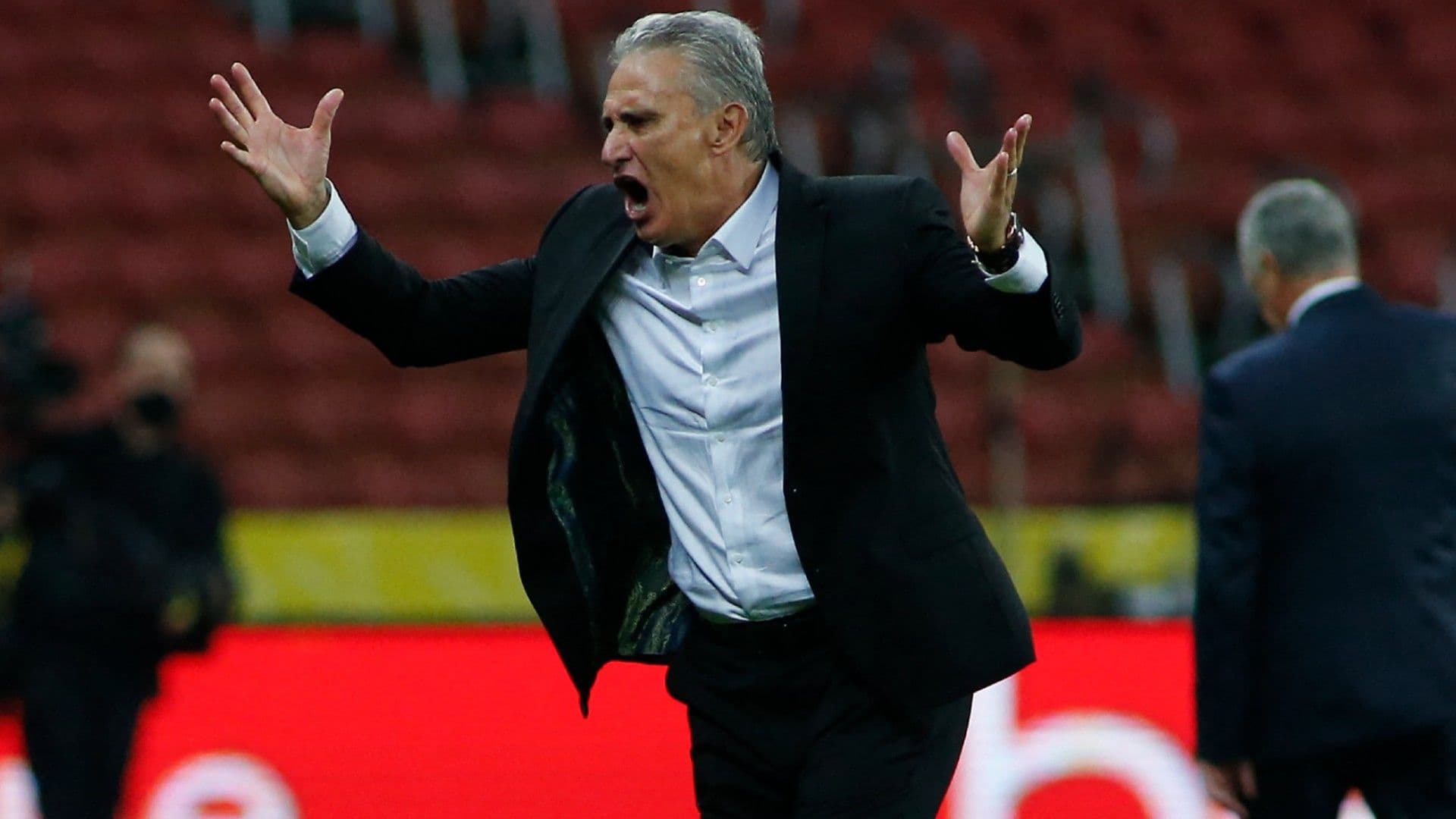 Apesar da vitória da Seleção Brasileira, Tite foi alvo dos torcedores nas redes sociais
